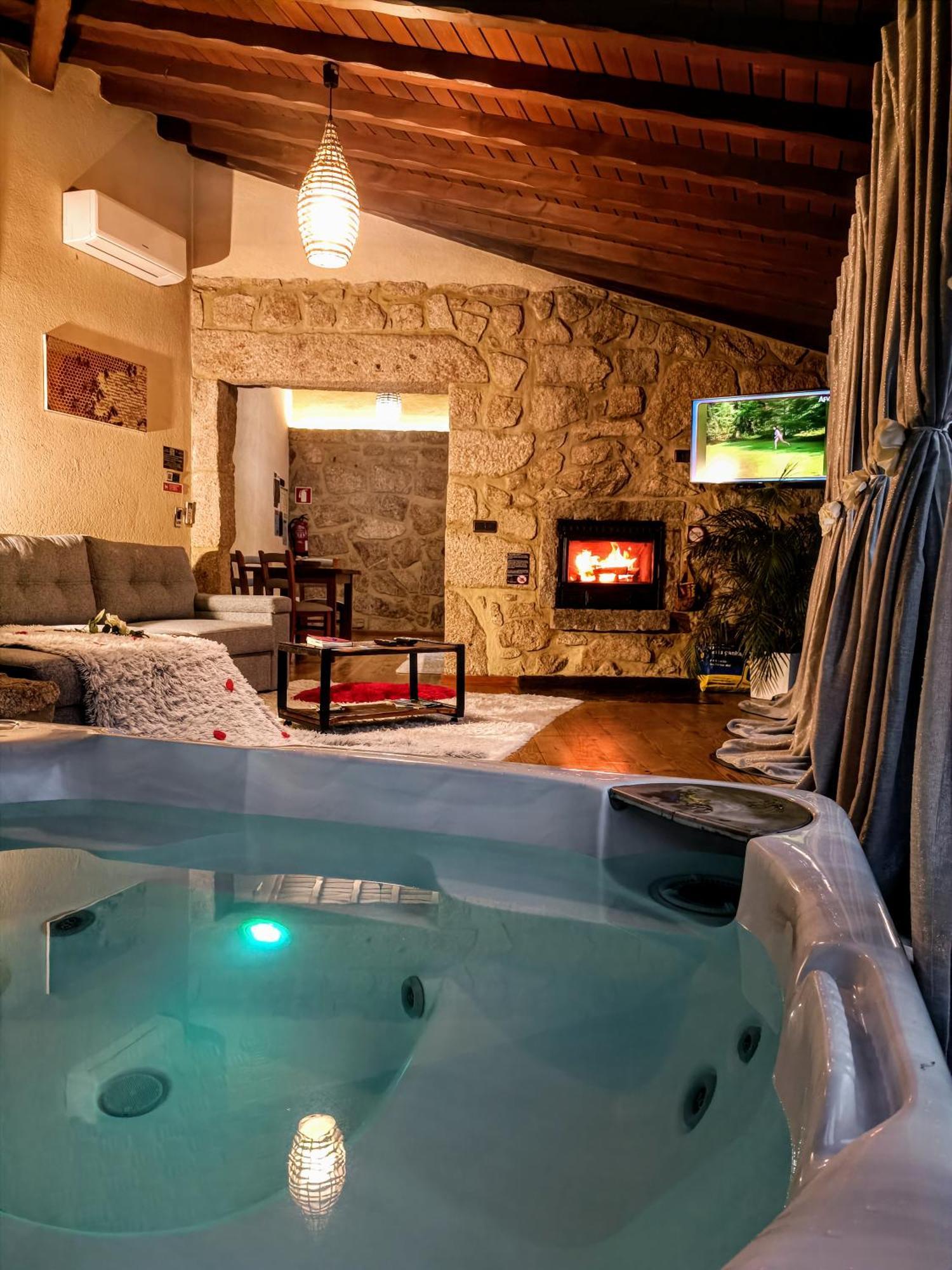 Casa Favo De Mel - Jacuzzi Privado & Lareira - Piscina Hotel อาร์กอสเดวัลเดเวซ ภายนอก รูปภาพ