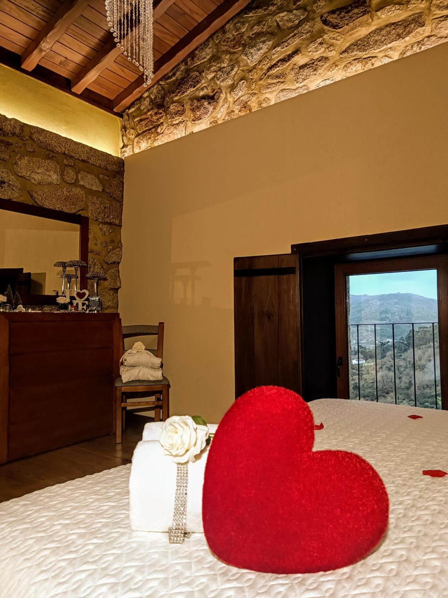 Casa Favo De Mel - Jacuzzi Privado & Lareira - Piscina Hotel อาร์กอสเดวัลเดเวซ ภายนอก รูปภาพ