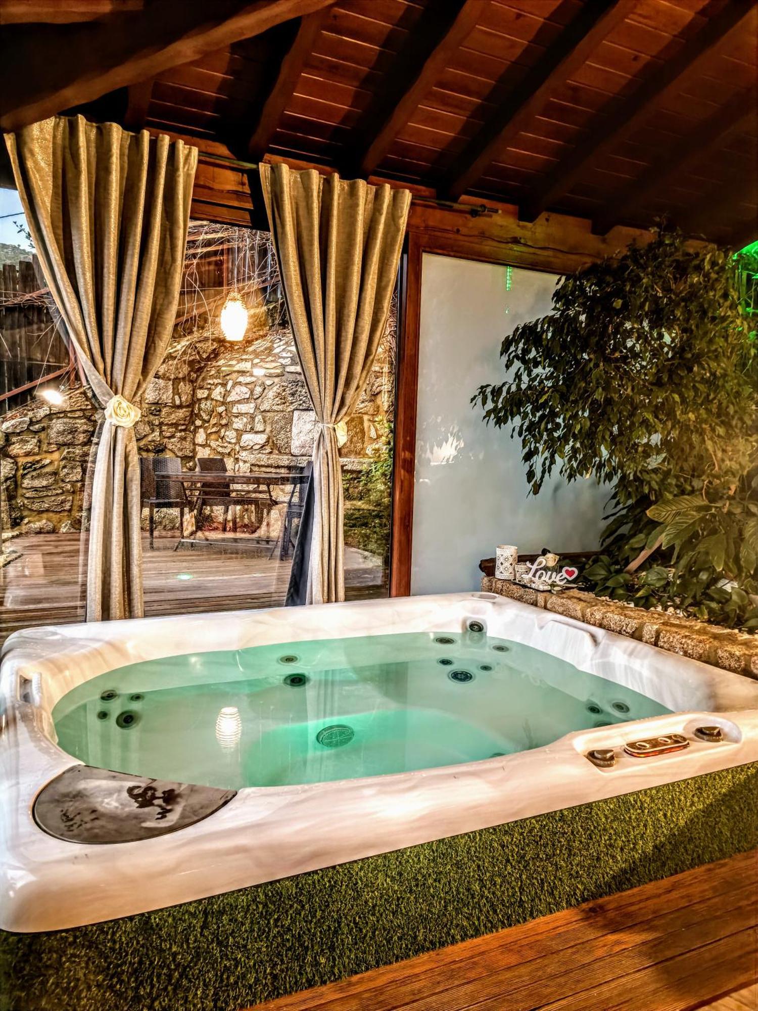 Casa Favo De Mel - Jacuzzi Privado & Lareira - Piscina Hotel อาร์กอสเดวัลเดเวซ ภายนอก รูปภาพ