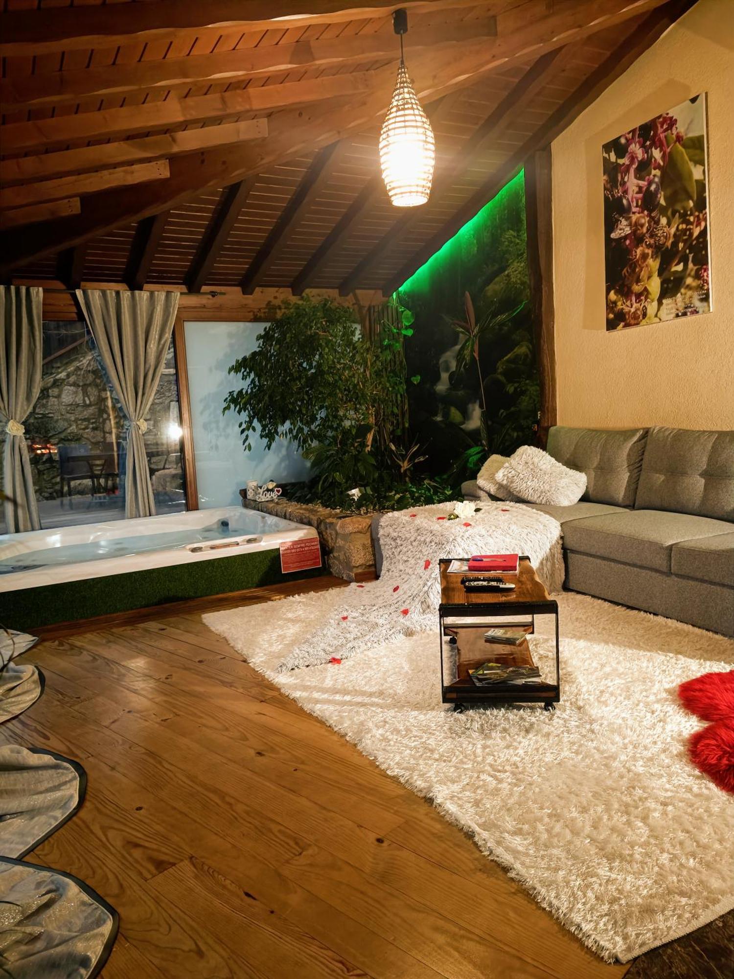 Casa Favo De Mel - Jacuzzi Privado & Lareira - Piscina Hotel อาร์กอสเดวัลเดเวซ ภายนอก รูปภาพ