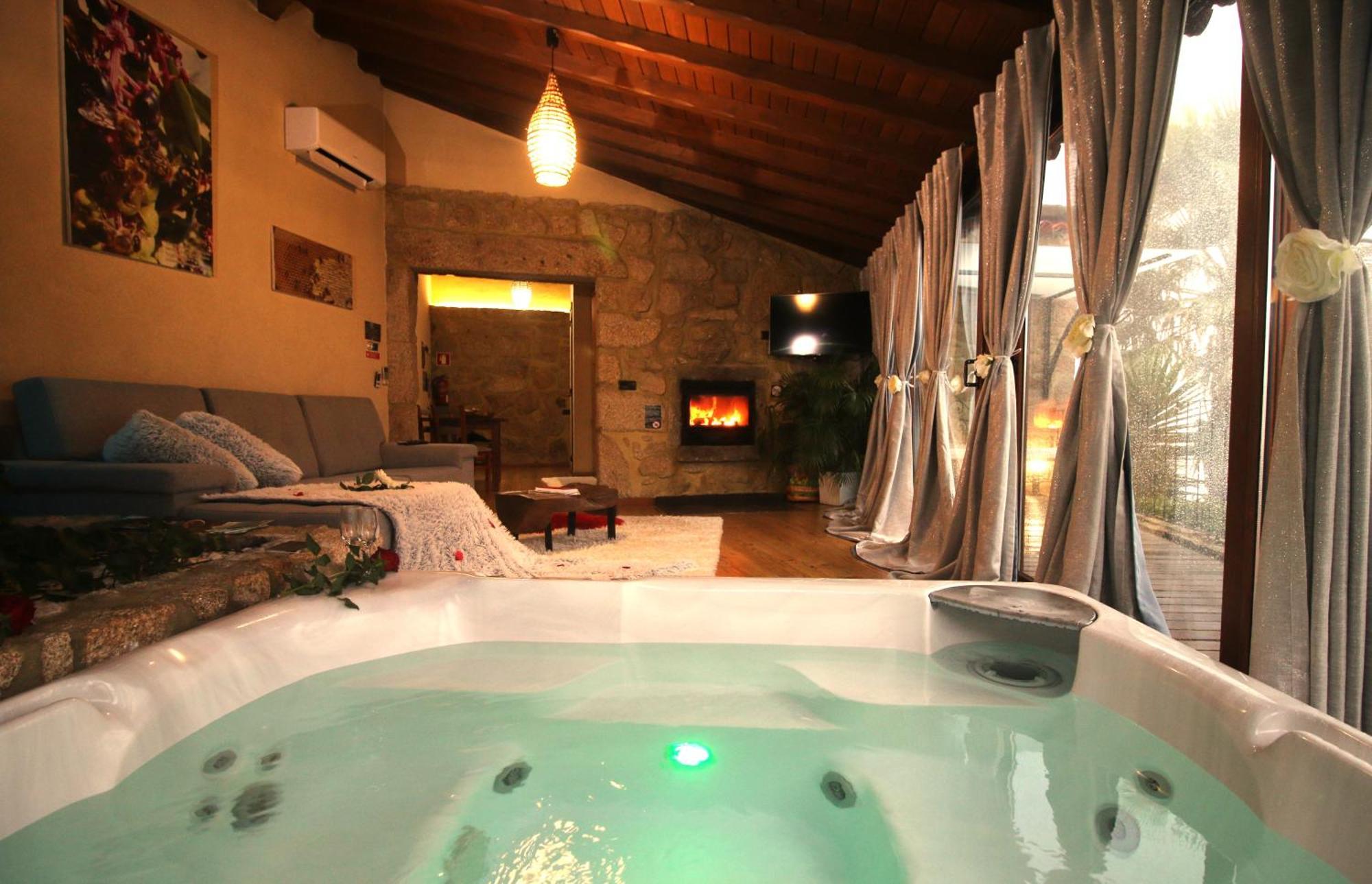 Casa Favo De Mel - Jacuzzi Privado & Lareira - Piscina Hotel อาร์กอสเดวัลเดเวซ ภายนอก รูปภาพ
