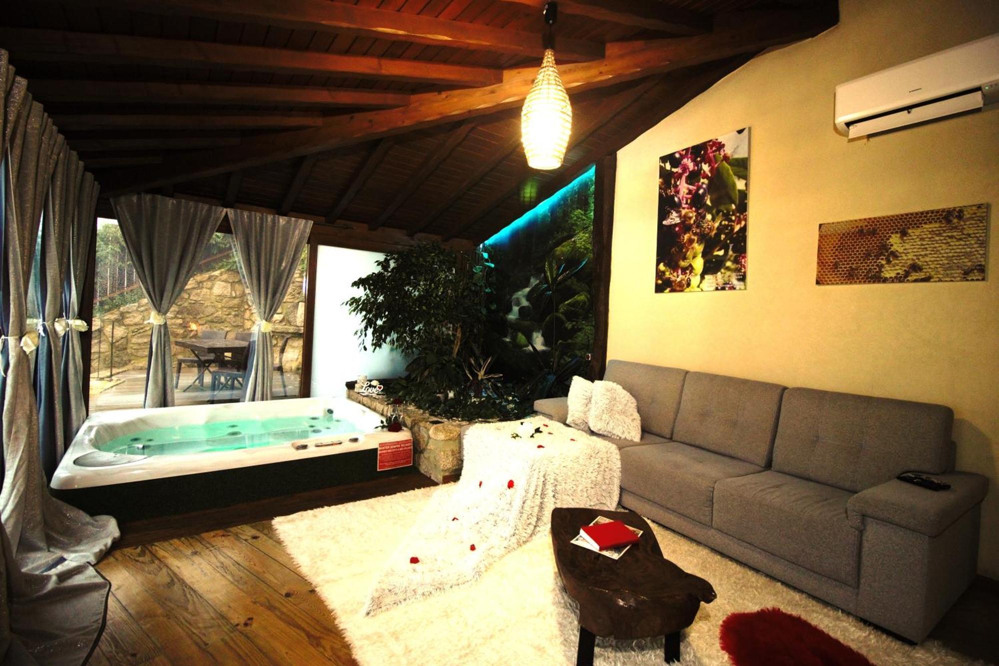 Casa Favo De Mel - Jacuzzi Privado & Lareira - Piscina Hotel อาร์กอสเดวัลเดเวซ ภายนอก รูปภาพ