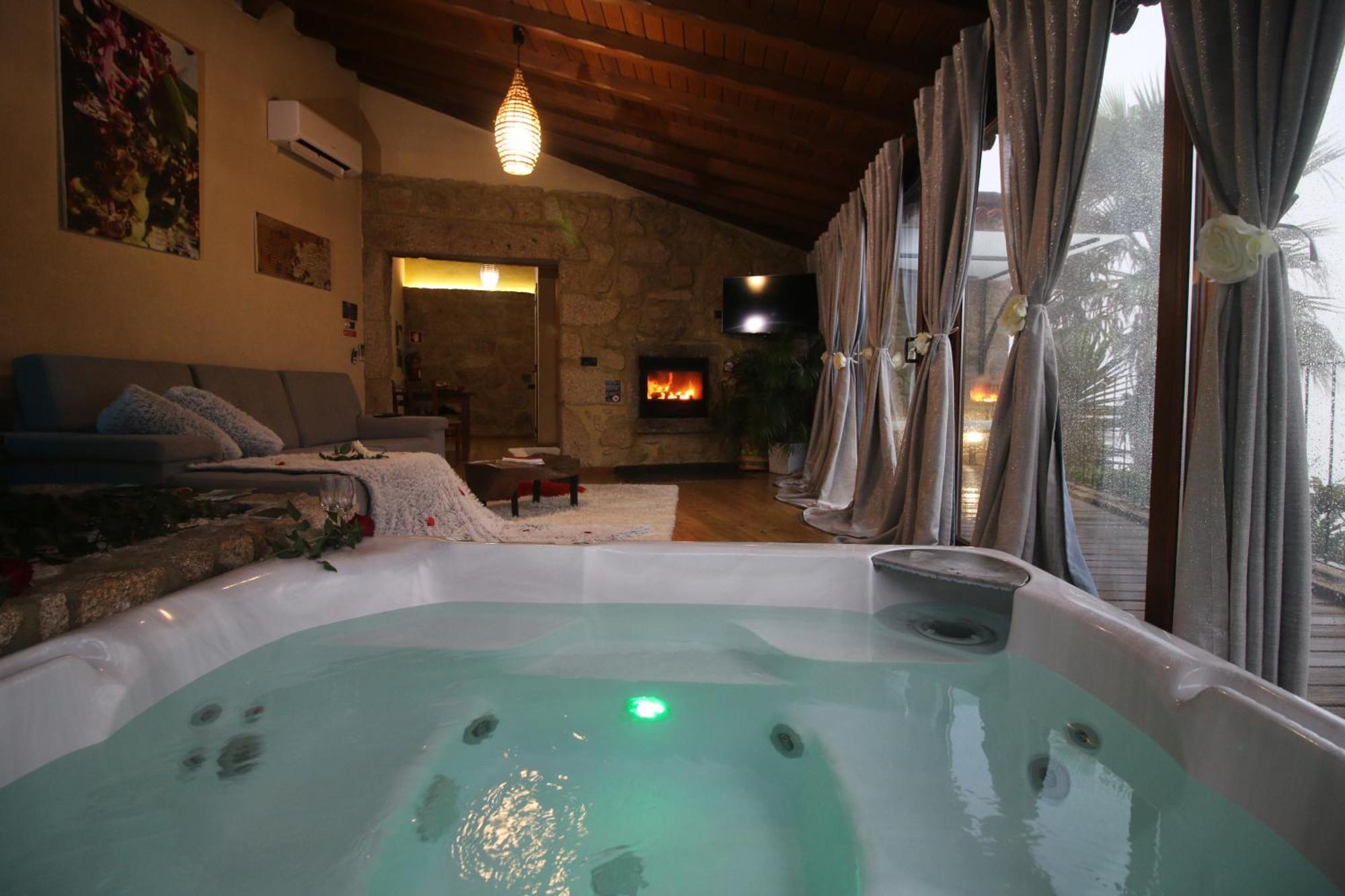 Casa Favo De Mel - Jacuzzi Privado & Lareira - Piscina Hotel อาร์กอสเดวัลเดเวซ ภายนอก รูปภาพ
