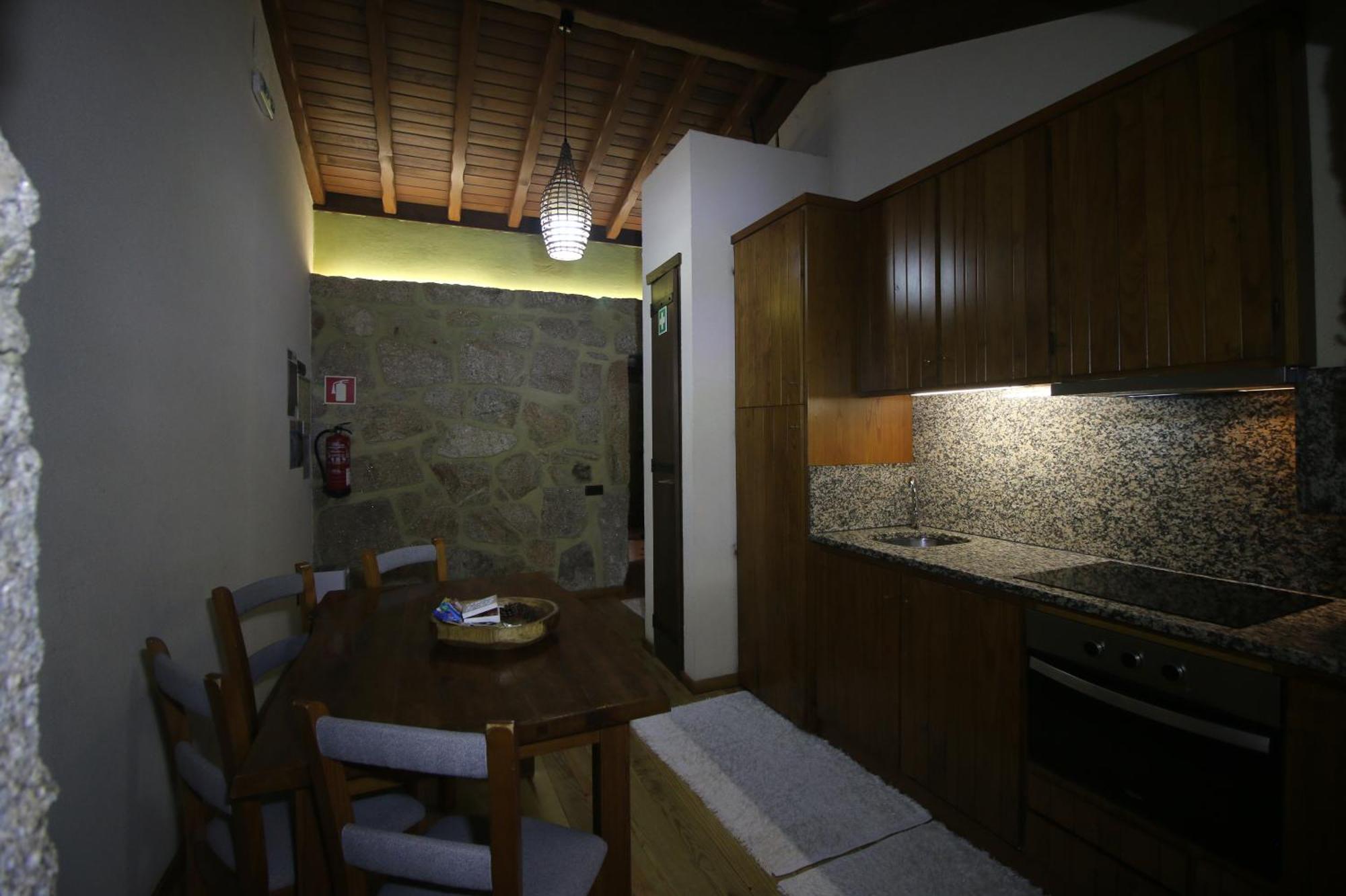 Casa Favo De Mel - Jacuzzi Privado & Lareira - Piscina Hotel อาร์กอสเดวัลเดเวซ ภายนอก รูปภาพ